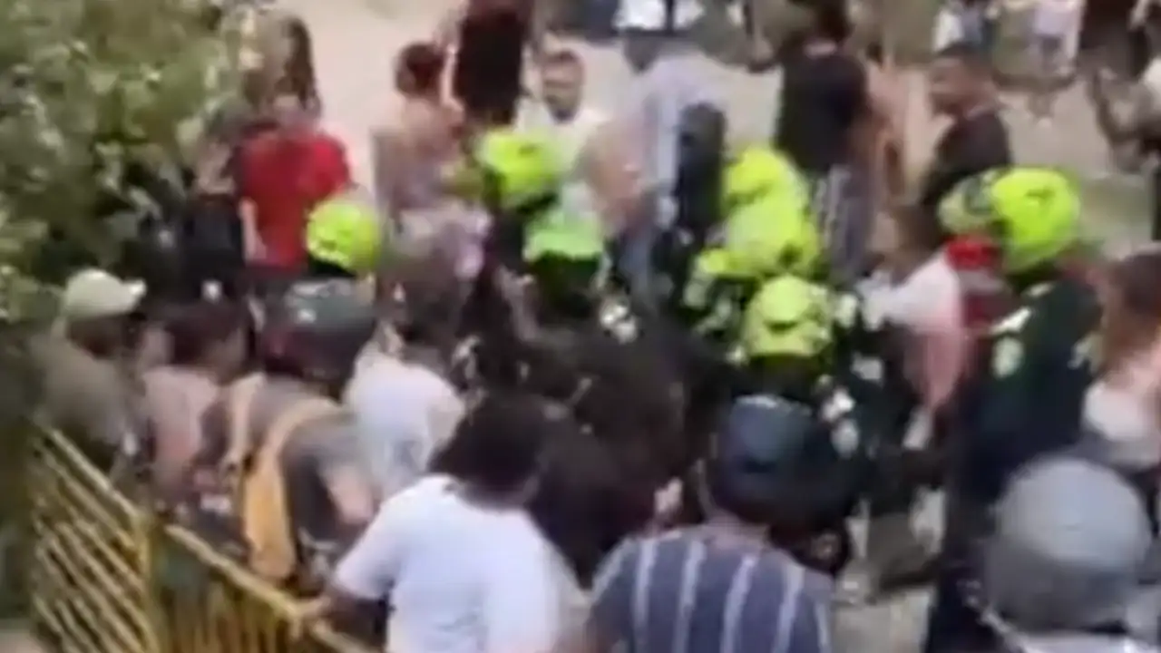 Lo mataron por un "chisme": aseguran familiares del hombre linchado en Medellín