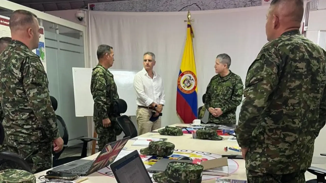 Gobernador de Antioquia visitó soldados heridos por ataque en Valdivia