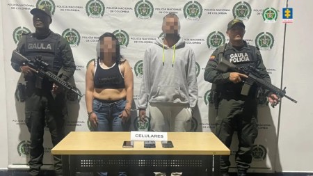 ¡Cuidado con las citas online! Pareja capturada por, presuntamente, extorsionar a hombre en Medellín tras encuentro ¡Cuidado con las citas online! Pareja capturada por, presuntamente, extorsionar a hombre en Medellín tras encuentro