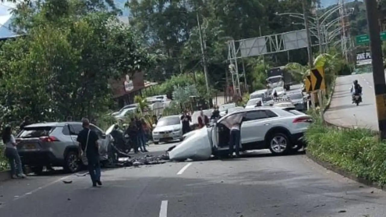 Tres lesionados tras aparatoso accidente en la Av. Las Palmas