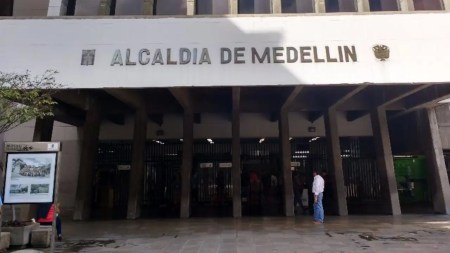 Por presunta corrupción, imputan cargos a ex servidores públicos de la Alcaldía de Medellín de la administración pasada