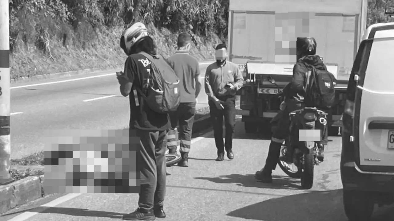 Dos jóvenes gravemente lesionados: Al parecer, practicaban Gravity Bike en la autopista Bogotá-Medellín