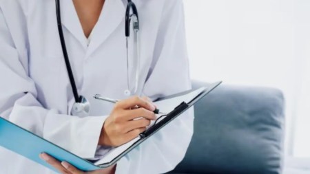 Alerta en Rionegro por incremento de enfermedades respiratorias y su impacto en los grupos vulnerables muscular- enfermedades-doctor-recomendaciones-adultos-mayores-rionegro