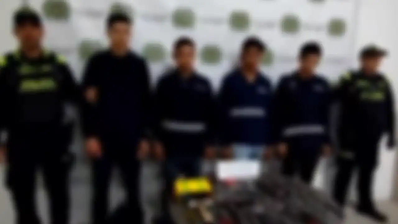 ¡Bien camuflados! Los cogieron robando equipos de una antena de comunicaciones en Envigado antena-robo-envigado
