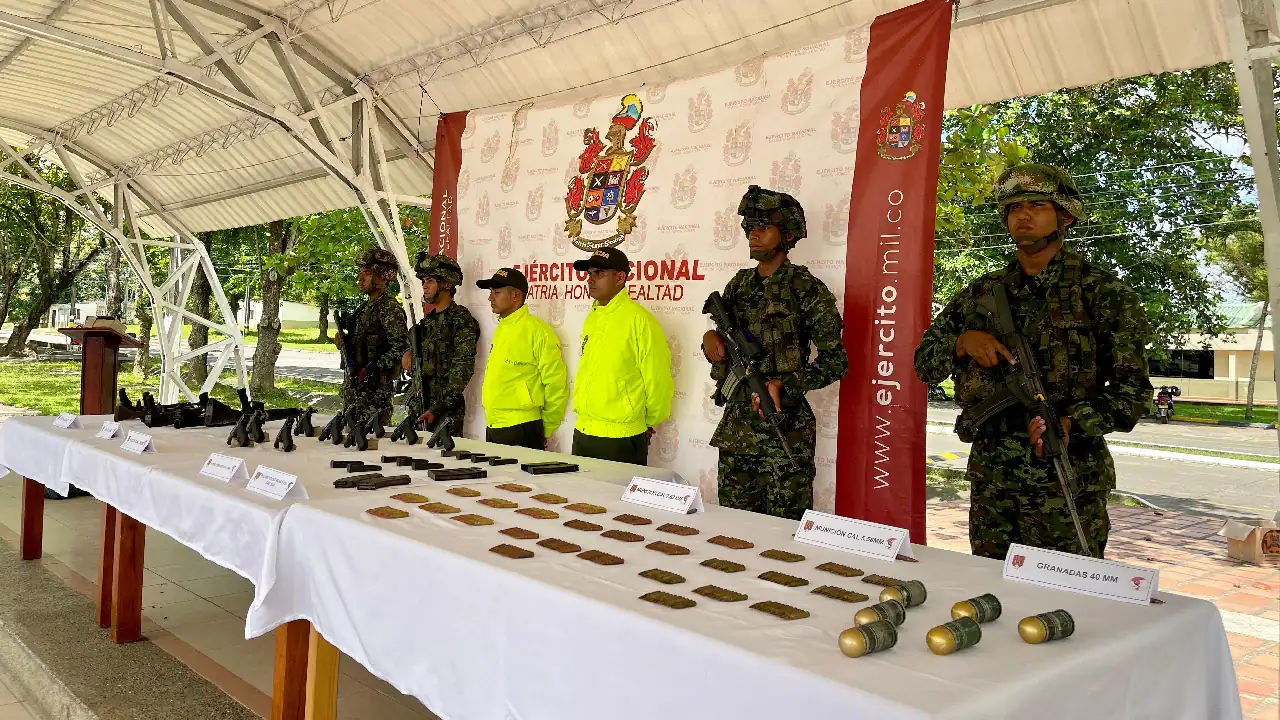 ¡Última hora! Descubren en Turbo, Antioquia, arsenal de guerra que pertenecería al Clan del Golfo 1 armamento-turbo1