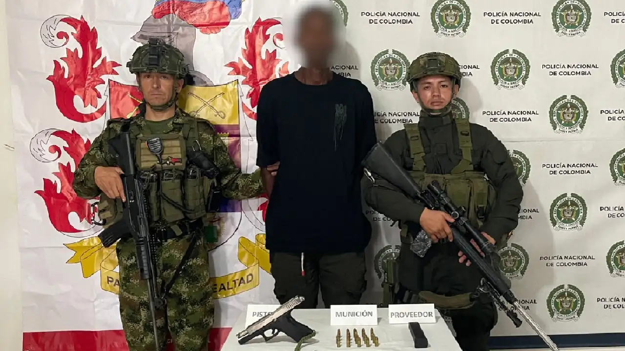 En El Bagre capturaron a alias “El Negro” un desmovilizado de las AUC pero que siguió delinquiendo con el Clan del Golfo captura-elnegro-elbagre