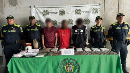 Capturan a tres hombres que estarían dosificando y empacando estupefacientes en la comuna 9 de Medellín