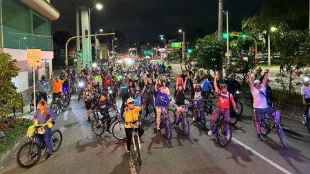 ciclopaseo-nocturno-envigado