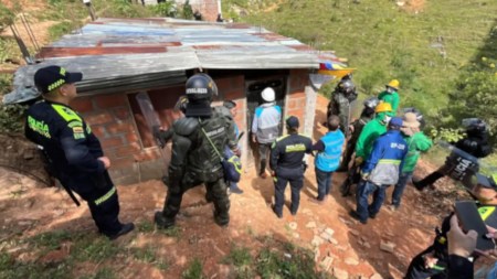 La Alcaldía de Medellín adelanta remoción de 65 puntos críticos de construcciones ilegales construcciones-ilegales-en-Medellín