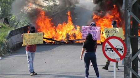 desalojo-laasomadera-disturbios