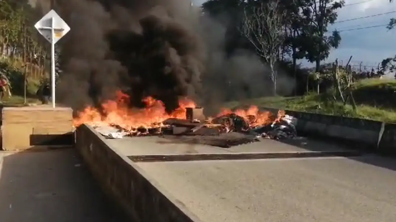 desalojo-laasomadera-disturbios1