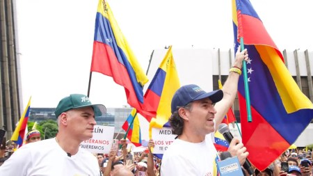 Federico Gutiérrez y Andrés Julián Rendón lideran apoyo a la libertad de Venezuela desde Medellín