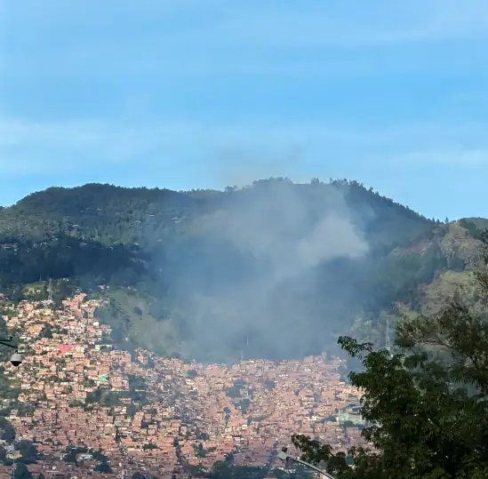 Reportan incendio en el Cerro Pan de Azúcar, bomberos están en el sitio 1 Reportan incendio en el Cerro Pan de Azúcar, bomberos están en el sitio
