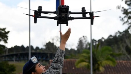 ¿Tiene un dron? recuerde las restricciones cerca de unidades militares ¿Tiene un dron? recuerde las restricciones cerca de unidades militares