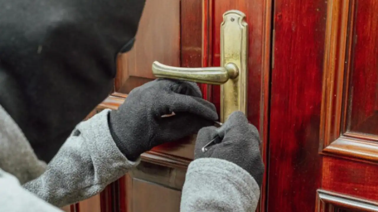 Abogado se defendió y le disparó a dos ladrones que se le metieron a la casa en el barrio Buenos Aires de Medellín