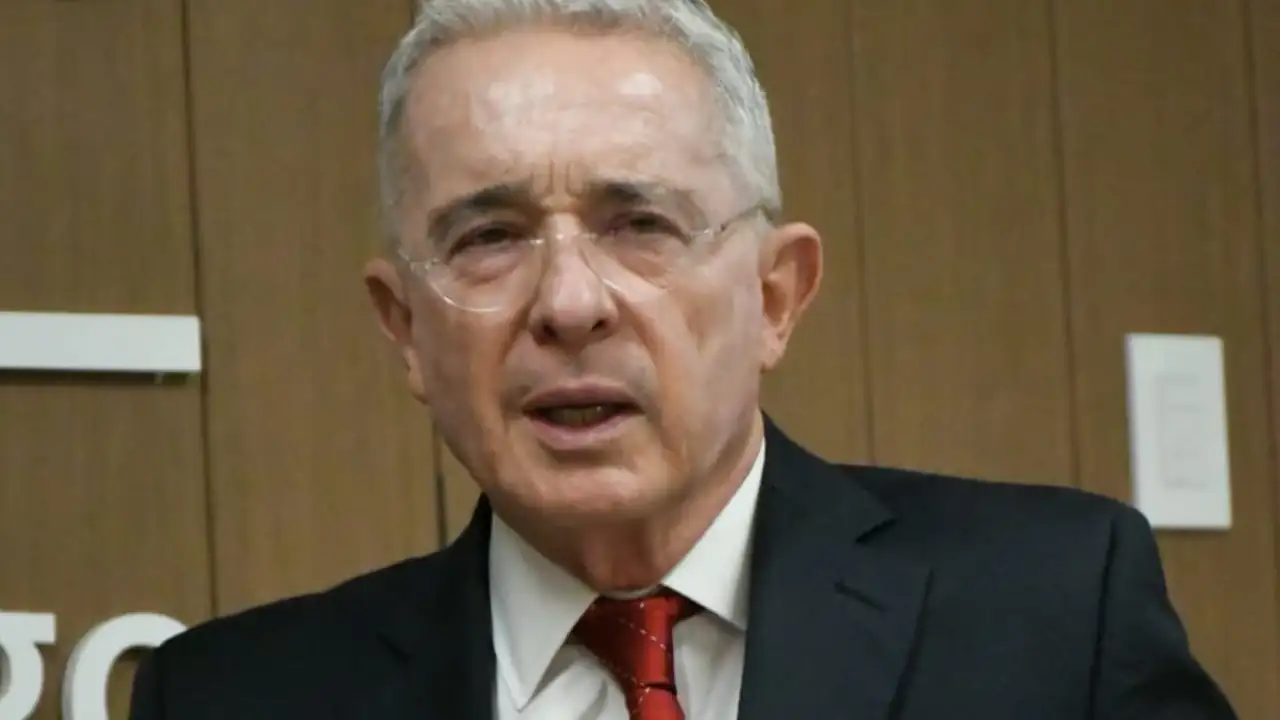 El expresidente Álvaro Uribe venderá al Gobierno 192 hectáreas para la reforma agraria