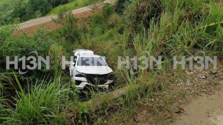 Lujosa camioneta cargada de cocaína terminó chocada cuando huía de la Policía de Antioquia