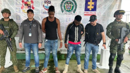 Capturaron a dos presuntos integrantes de las milicias bolivarianas en Buenaventura Capturaron a dos presuntos integrantes de las milicias bolivarianas en Buenaventura