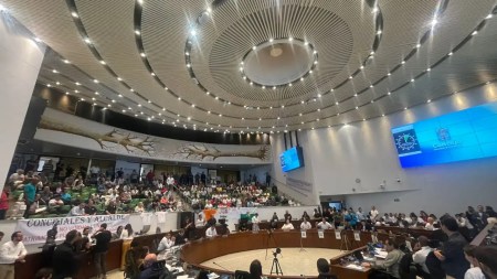 Concejo de Medellín autorizó la venta de acciones de EPM en UNE Concejo de Medellín autorizó la venta de Acciones de EPM en UNE