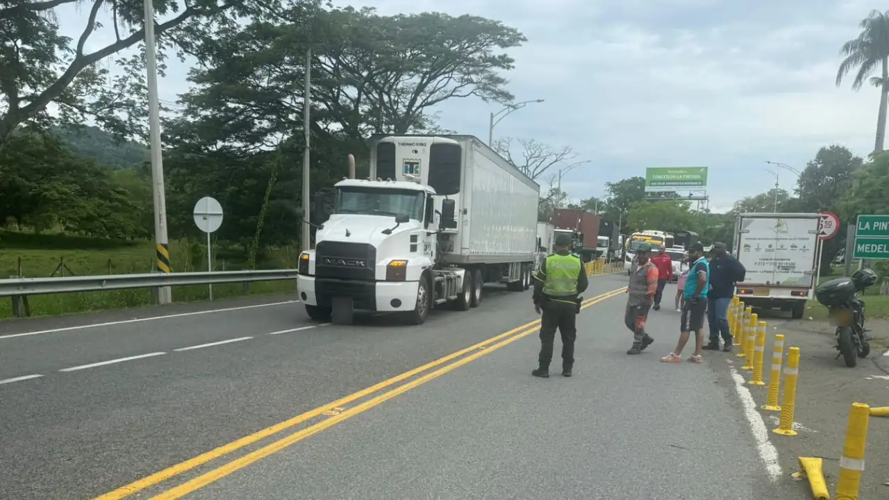 Reabren el paso en La Pintada, Antioquia, tras protesta de la comunidad