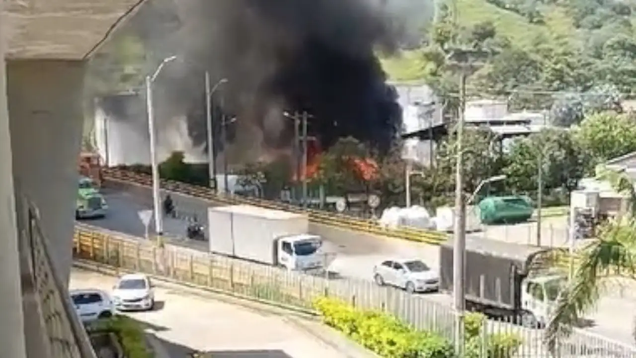 Reportan incendio en una planta de gasolina en Girardota