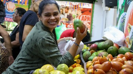 En Medellín habitantes de 14 comunas y los 5 corregimientos recibirán bonos alimentarios bono alimentario alcaldia medellin1