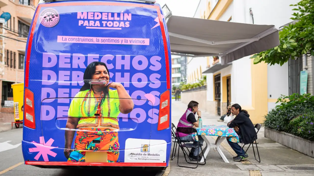bus-mujeres