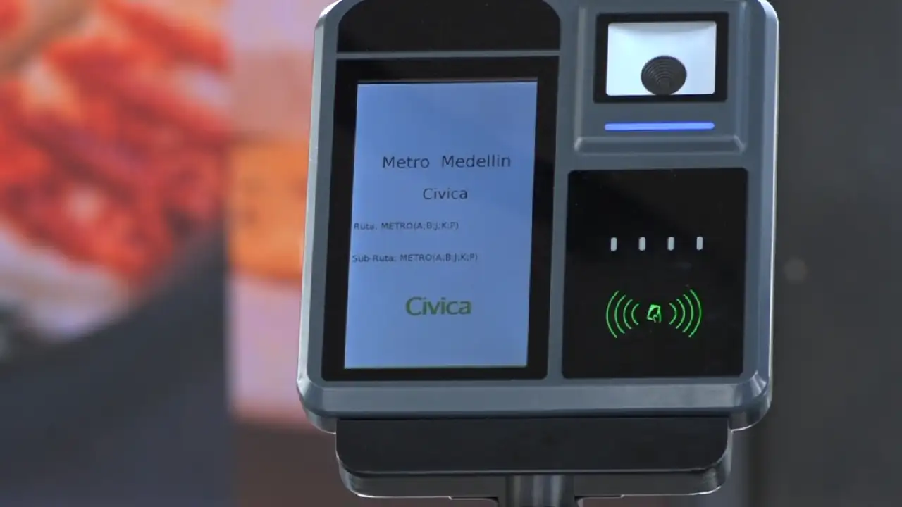 civica-viaje-ilimitado-metro-falso1