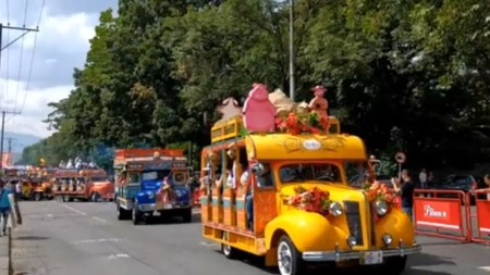 desfile-chivas-y-flores