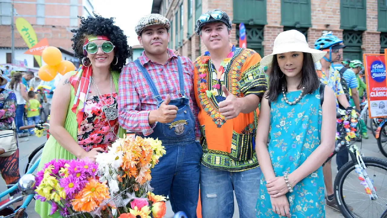 Todo listo para la ‘Feria a Ritmo de Bicicleta’ de las Ferias de las Flores; conozca dónde y cuándo es 1 feria-bicicleta-feria-flores2024-dos