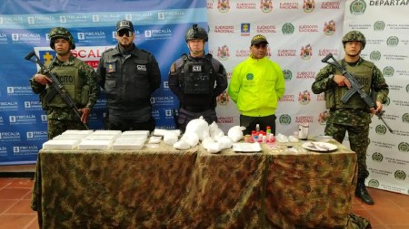 Hallan 17 kilos de cocaína en una pequeña vivienda rural del municipio de Guarne, Antioquia hallan-cocaina-guarne