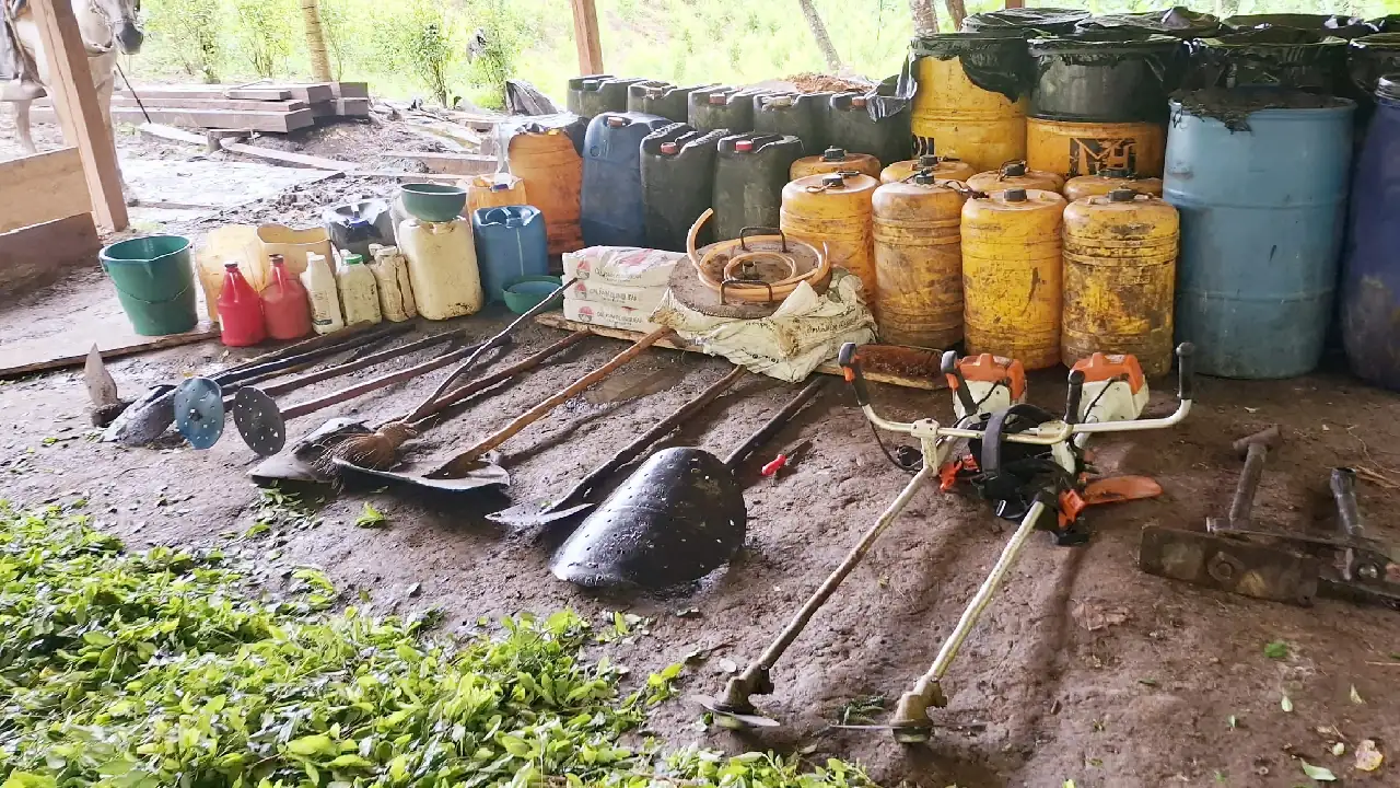 Impactan economías ilícitas al Clan del Golfo: destruyen 6 laboratorios de coca en Antioquia y Córdoba 1 laboratorios-coca-antioquia-cordoba2