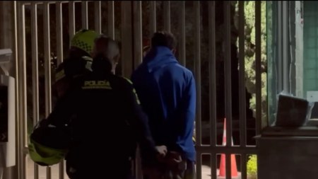 parrilero apunalo a agente de transito