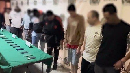 robo extranjeros cosquilleo