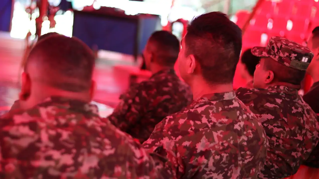 Soldados aprenden artes circenses de la mano del Circo Medellín