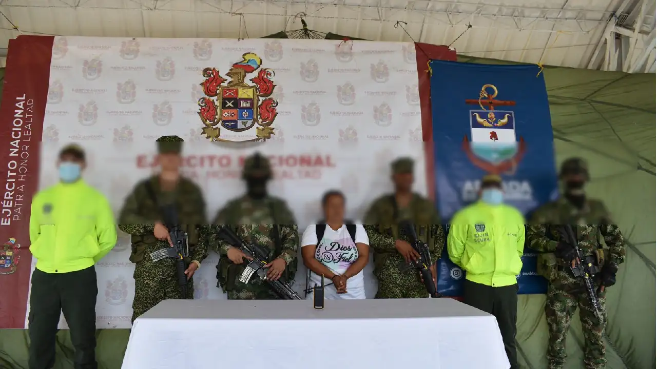 Capturan en Chocó a Alias “Mónica”, presunta cabecilla del Clan del Golfo: la relacionan con ataques terroristas a militares 1 captura-cabecilla-clangolfo-choco
