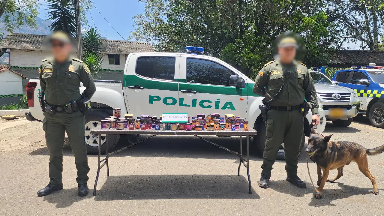perro-policia-descubre-gomas-marihuana-encomienda-medellin1