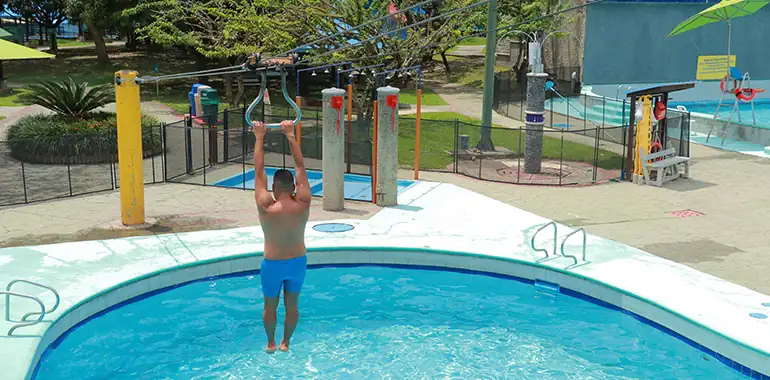 piscina-de-clavados-parque-de-las-aguas