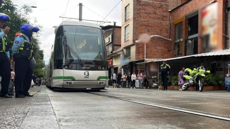 183 motos y carros inmovilizados por usar carriles exclusivos del Tranvía de Ayacucho