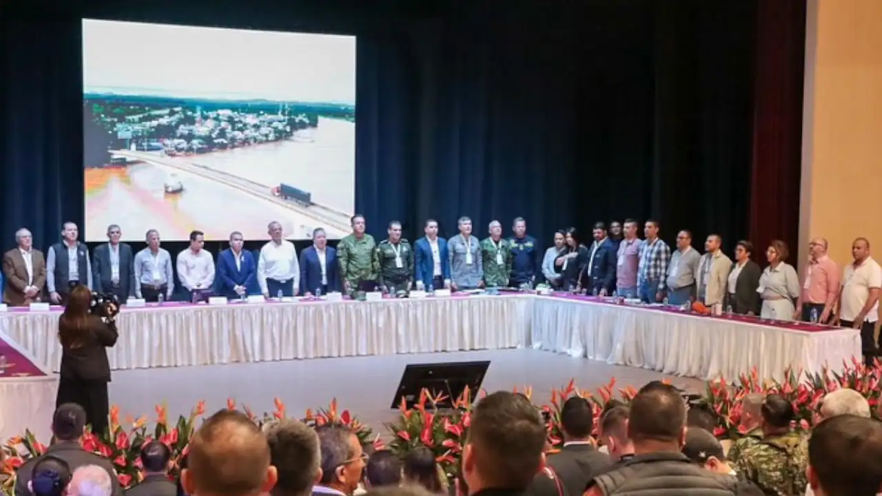 Ministro de Defensa encabezó Mesa de Seguridad en Marinilla con alcaldes del Oriente antioqueño Ministro de Defensa encabezó Mesa de Seguridad en Marinilla con alcaldes del Oriente antioqueño