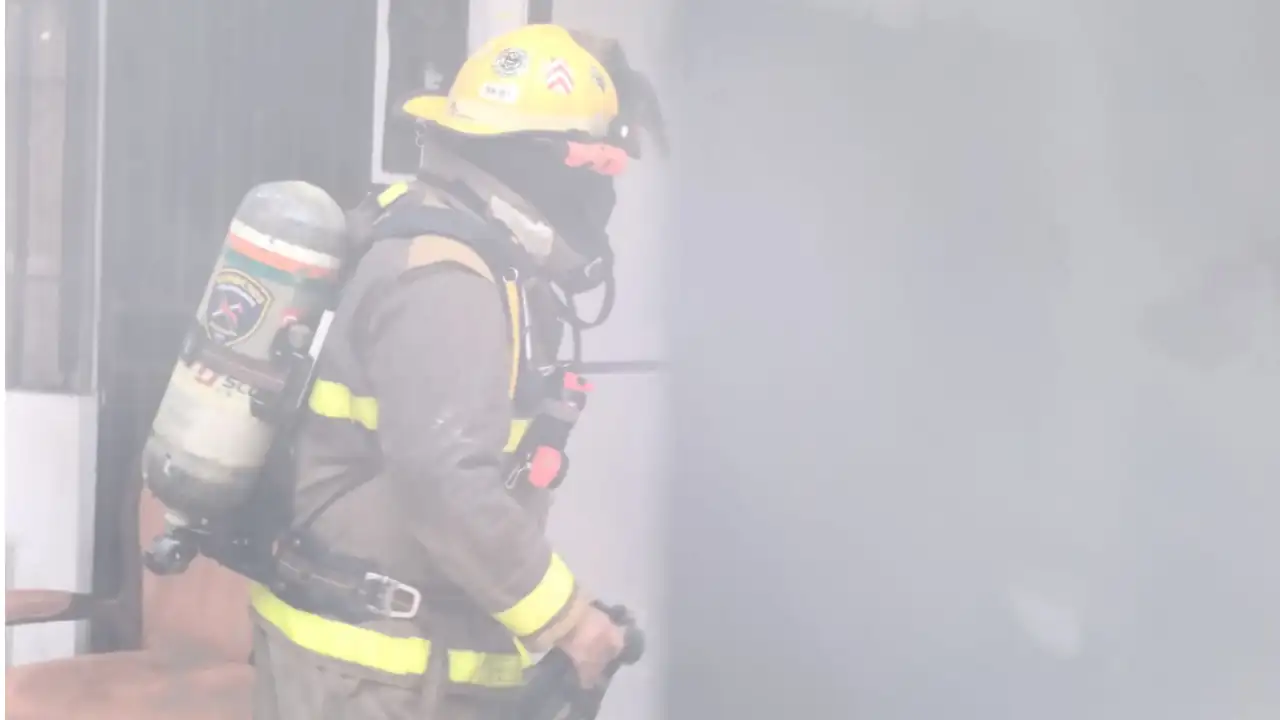 Reportan incendio en una casa en Envigado donde funcionaba un emprendimiento de confecciones