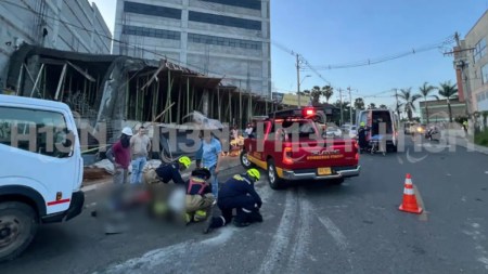 En Itagüí, cuatro obreros cayeron de una construcción, aproximadamente a 8 metros de altura