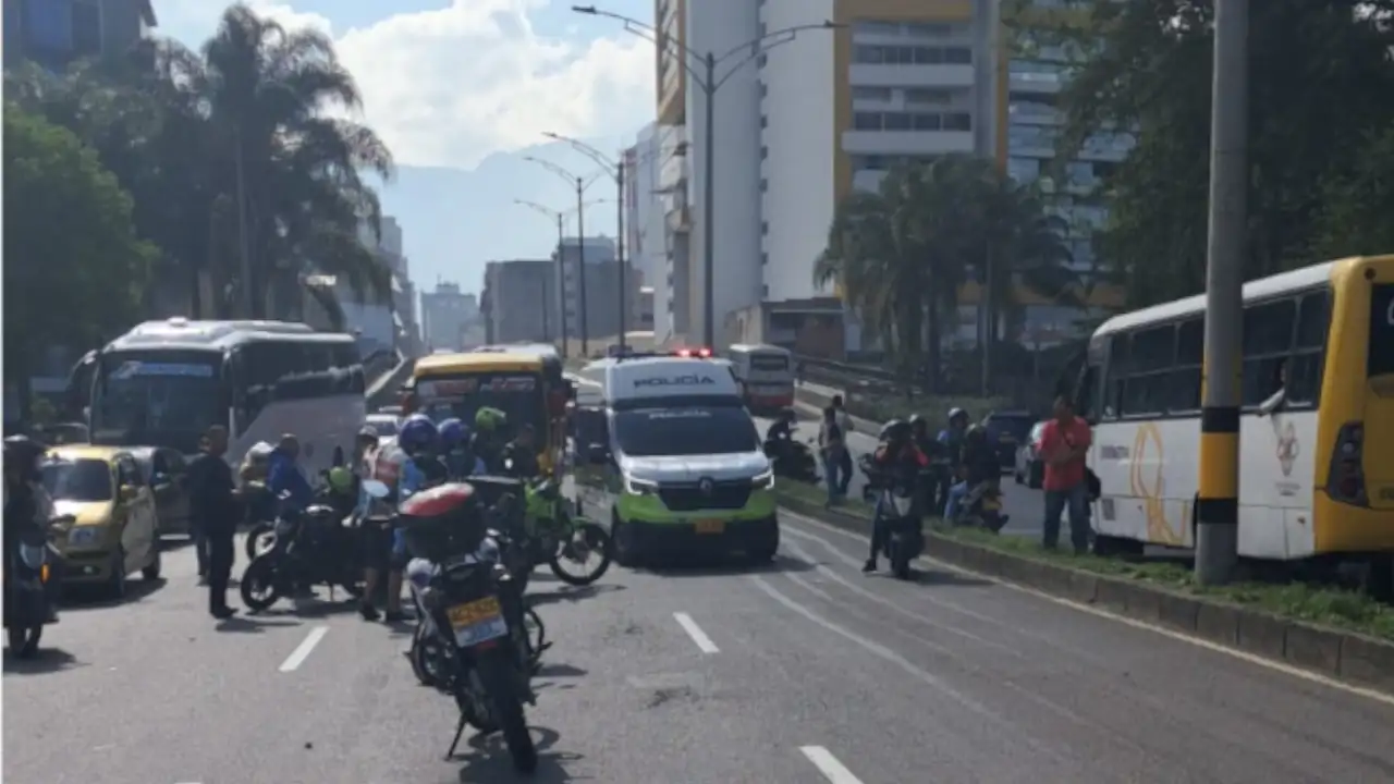Adulta mayor pierde la vida tras ser atropellada por un bus en la Calle Colombia de Medellín