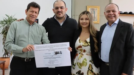 Ciudadanos de Rionegro aportan 25 millones de pesos a la «vaca» por las vías de Antioquia Ciudadanos de Rionegro aportan 25 millones de pesos a la "vaca" por las vías de Antioquia