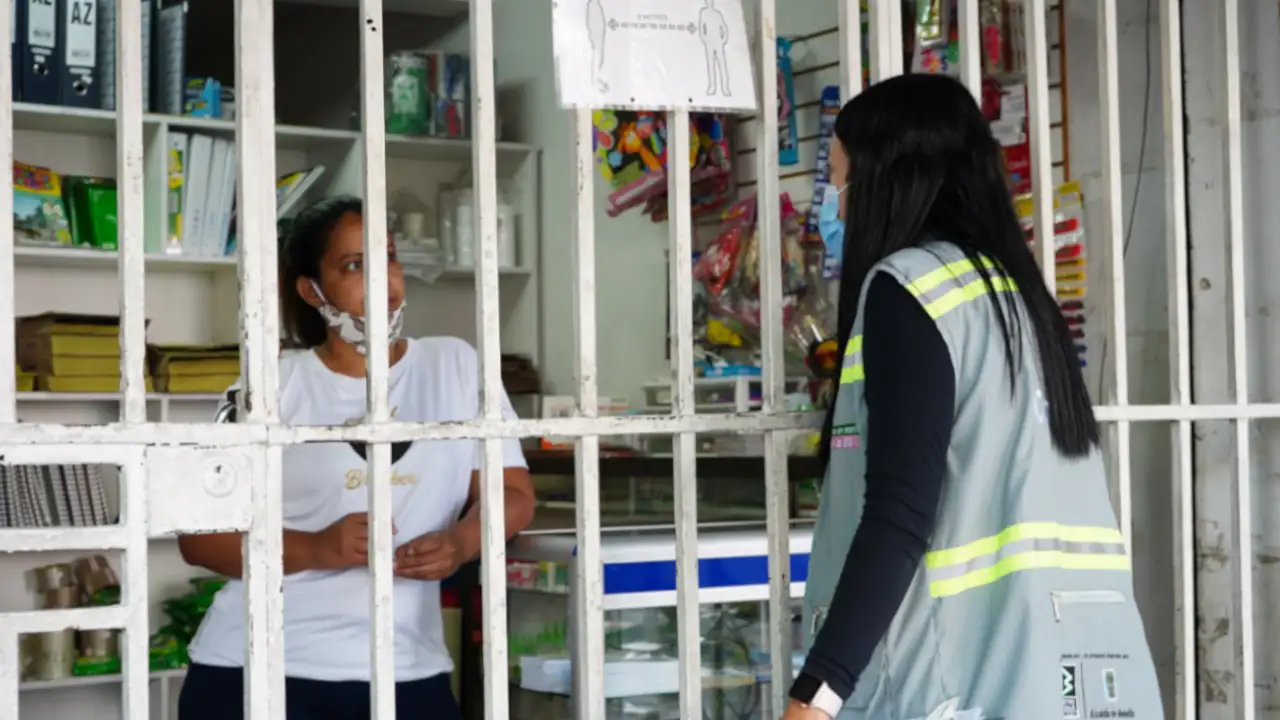 El Metro de Medellín y el Distrito inició capacitaciones a comerciantes cercanos al proyecto Metro de la 80 1 Comerciantes-dos