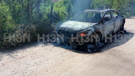 ¡Muy raro! Un vehículo fue hallado abandonado y envuelto en llamas en una vía rural en Antioquia ¡Muy raro! Un vehículo fue hallado abandonado y envuelto en llamas en una vía rural en Antioquia