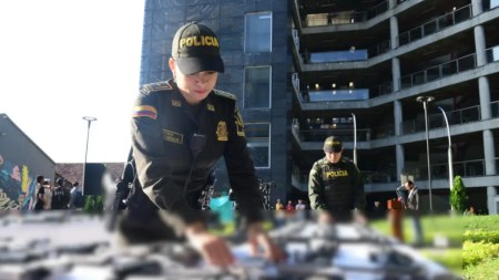 Policía