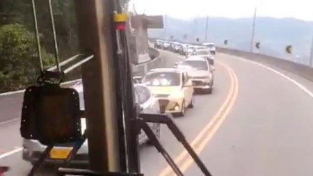 ¡Atención! Reportan movilidad lenta en la vía que va de Medellín al Aeropuerto Internacional José María Córdova ¡Atención! Reportan movilidad lenta en la vía que va de Medellín Aeropuerto Internacional José María Córdova