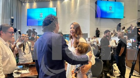 Es oficial, Camila Gaviria es nueva concejal de Medellín y el partido Creemos muestra su poder en el recinto camila-gaviria-nueva-concejal-medellin