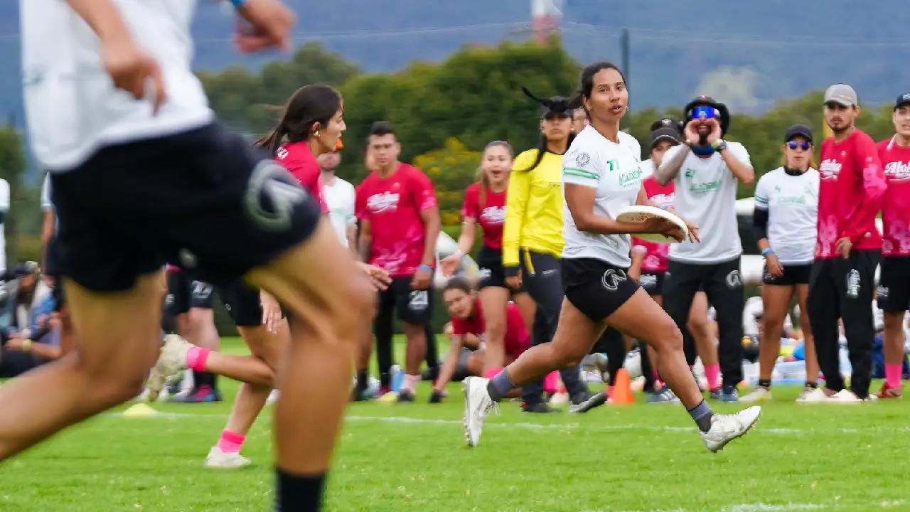 Doble campeonato: equipos de ultimate de Medellín se consagraron en el V Torneo Nacional Interclubes 2024 campeonato-interclubes-ultimate-nacional